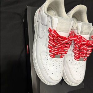 White/red supreme af1